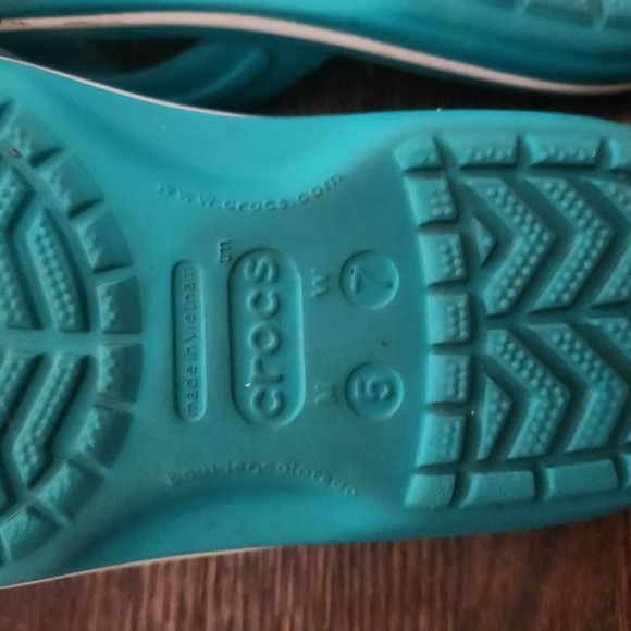 Unisex Croc Flipflops - Green - Size Men's 5 Women's  7 - Picture 7 of 7